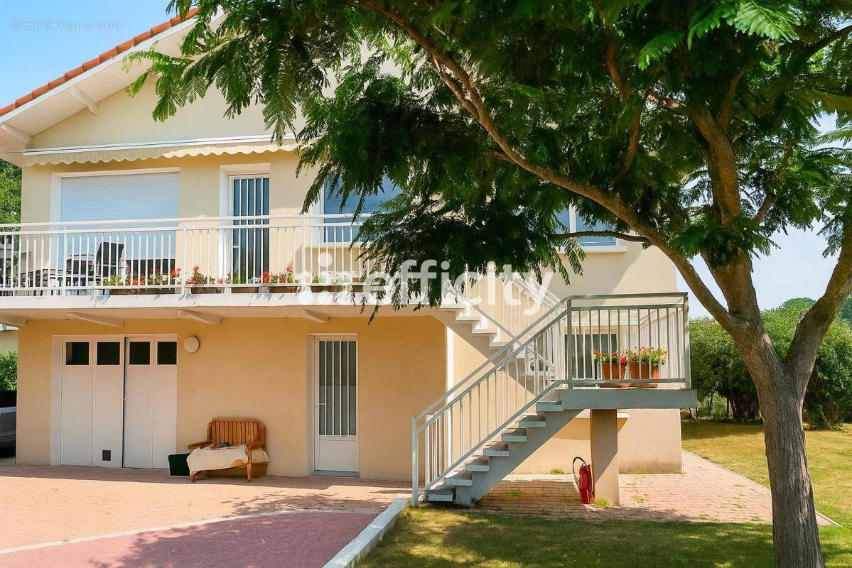 Maison à MARTIGNAS-SUR-JALLE