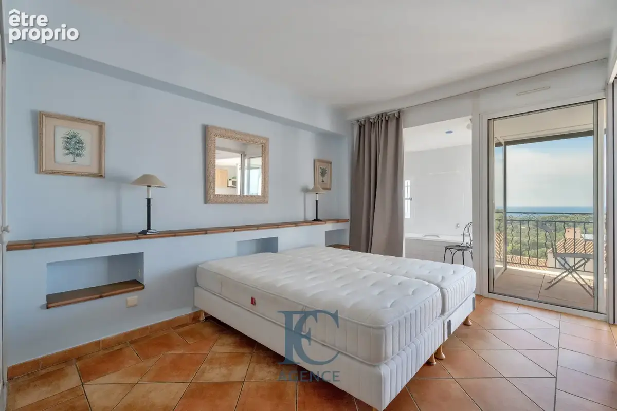 Appartement T2 de 50 m2 avec vue mer au Golf de Frégate - photo 4