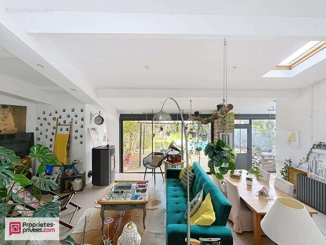 Maison à SAINT-SULPICE