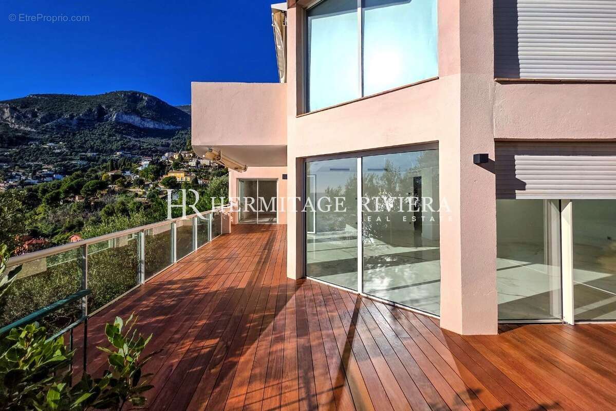 Appartement à ROQUEBRUNE-CAP-MARTIN