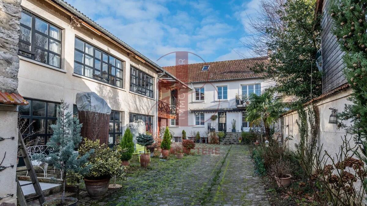 Maison à FONTAINEBLEAU
