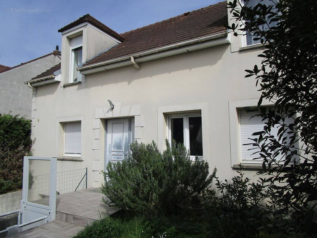 Maison à GOUSSAINVILLE