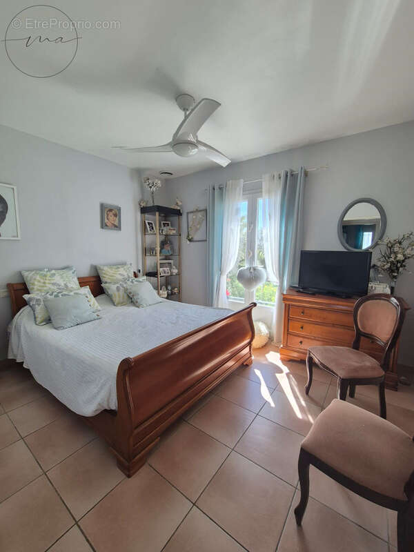 Maison à SAINT-GENIES-DE-FONTEDIT