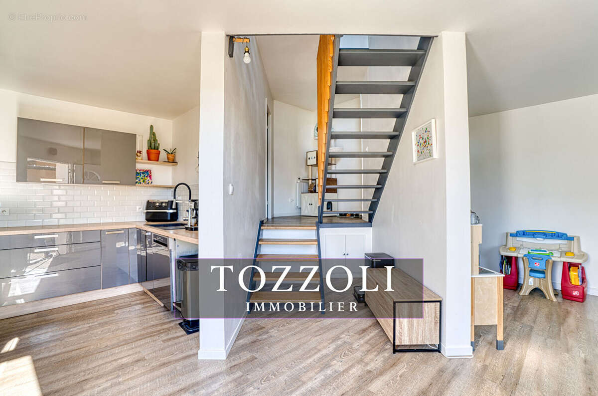 Maison à SAINT-QUENTIN-FALLAVIER