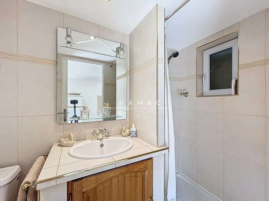 Maison à LA TOUR-DE-SALVAGNY