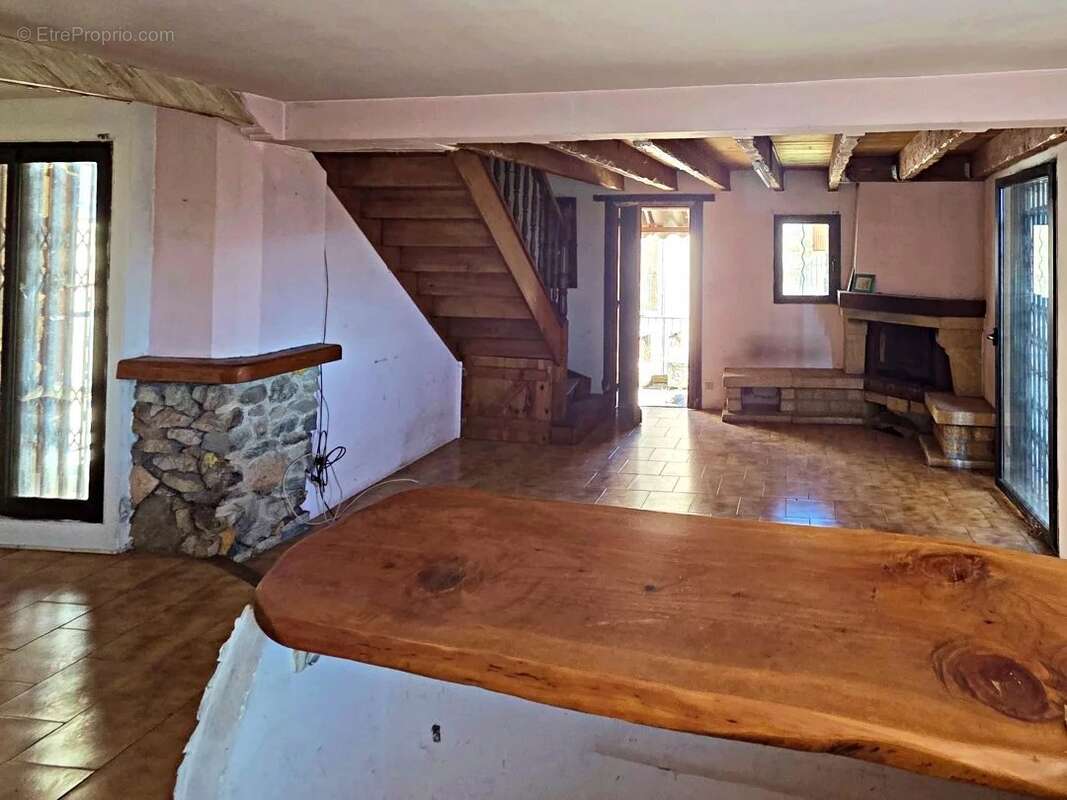 Maison à MEAILLES