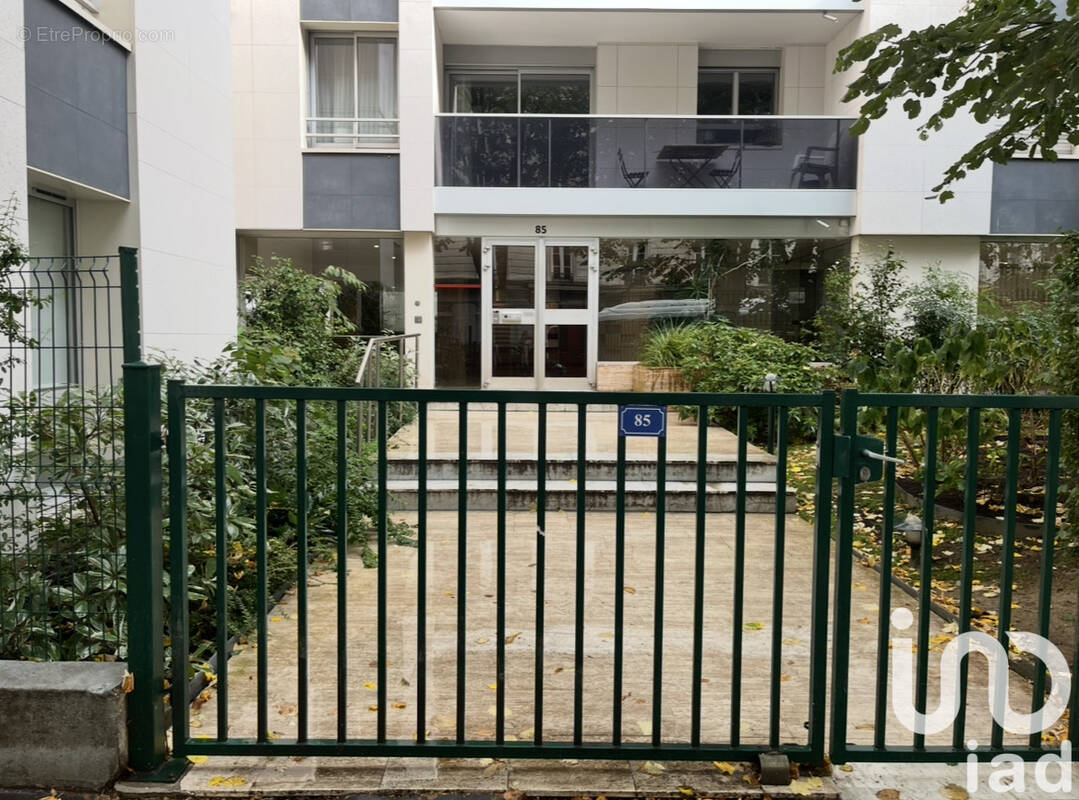 Photo 1 - Parking à PARIS-15E