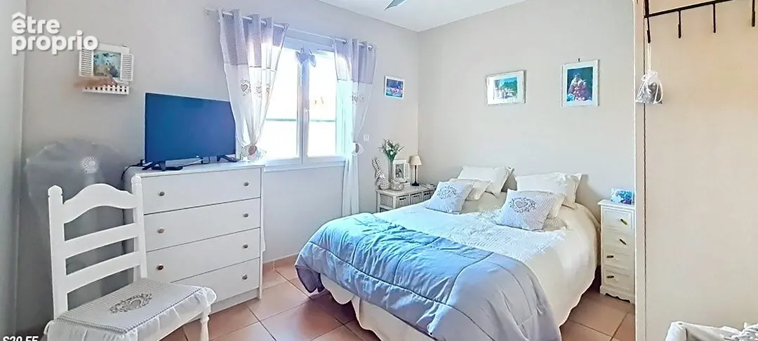 Splendide villa de 140m² avec double garages/piscine/ vue dégagée sur 1161m² de terrain - photo 11