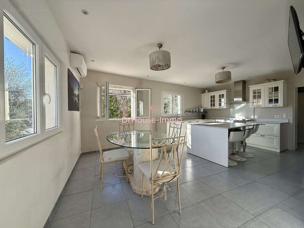 Maison à SAINT-JEANNET