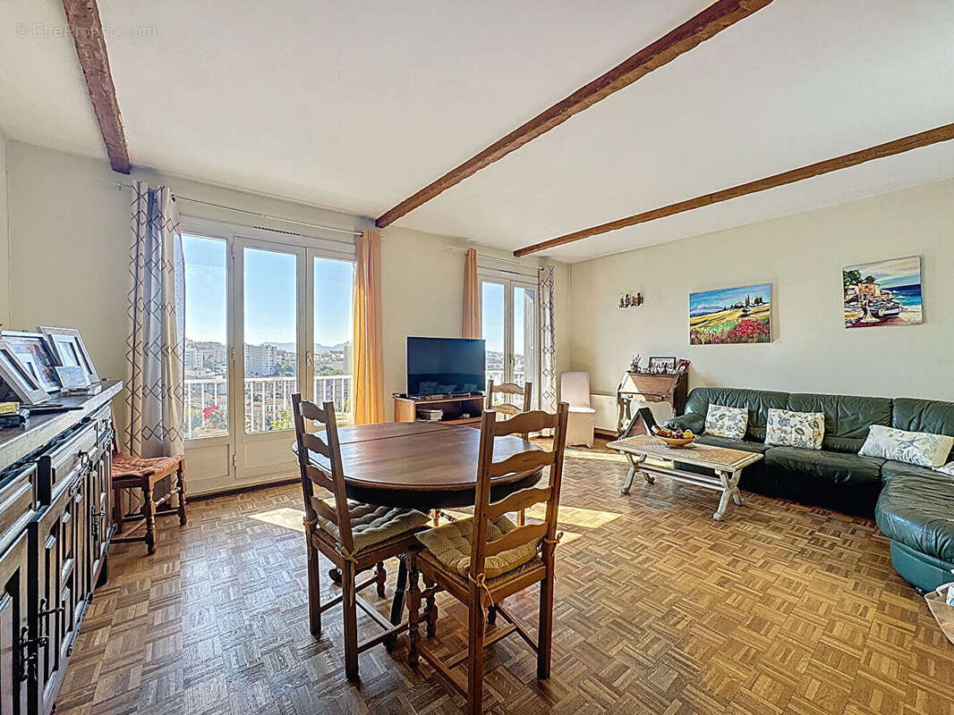 Appartement à MARSEILLE-13E