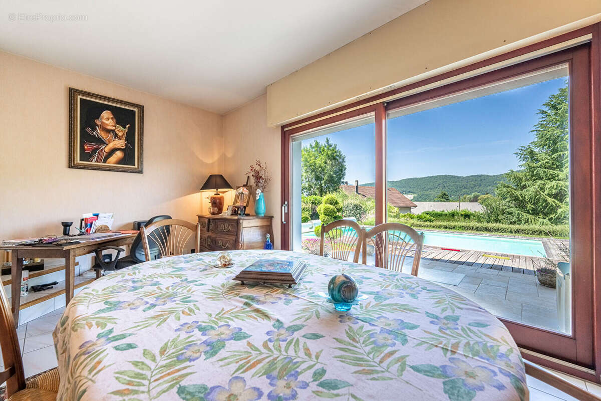 Grésy-sur-Aix - Villa familiale avec piscine sur terrain de 2 390 m² - photo 8