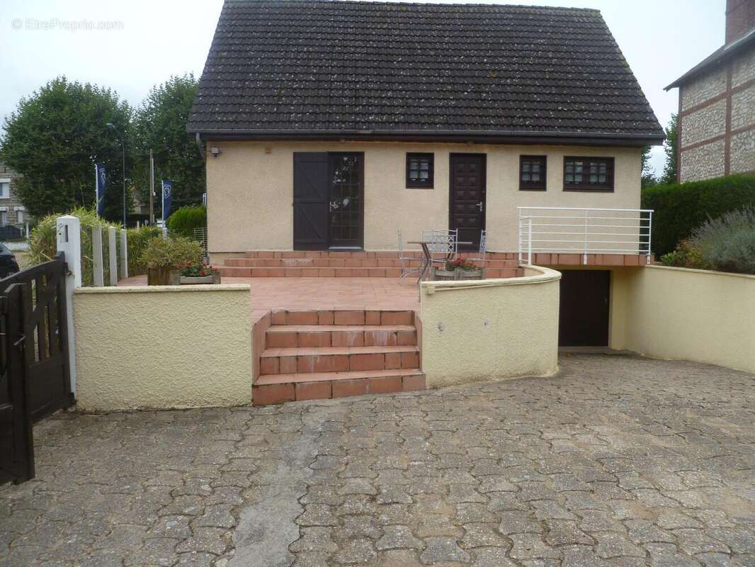 Photo 7 - Commerce à PETIT-COURONNE