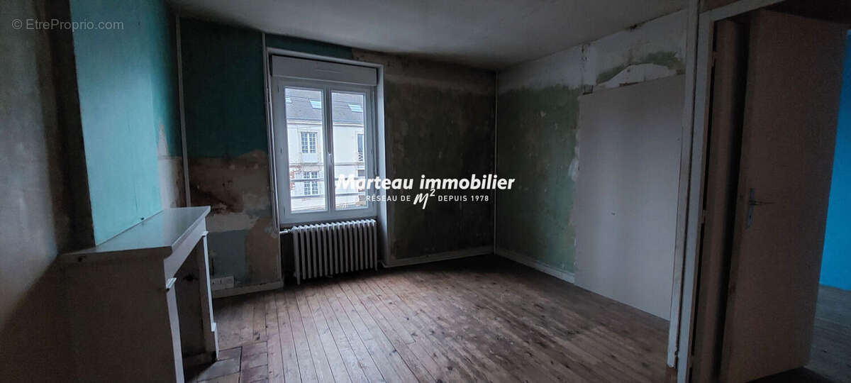 Maison à SAINT-COSME-EN-VAIRAIS