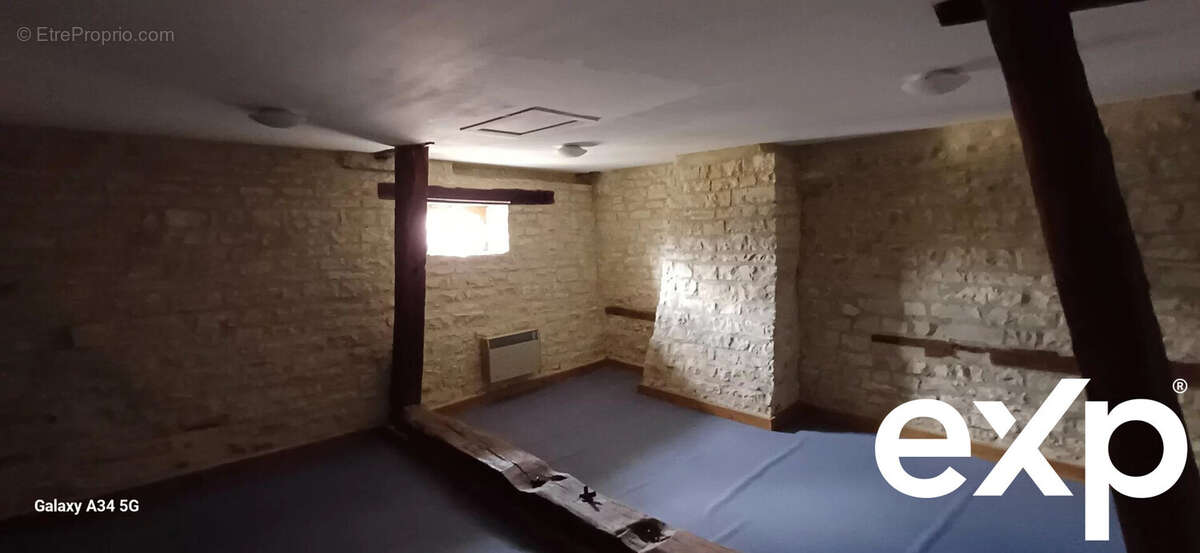 Maison à MOULINS-EN-TONNERROIS