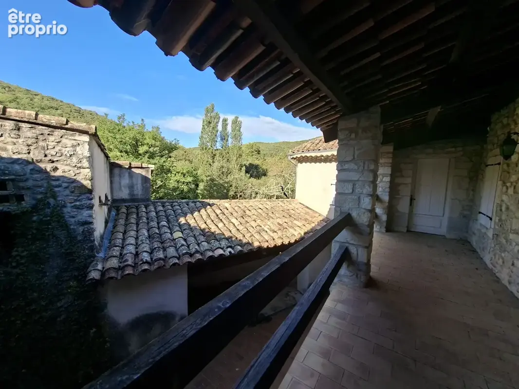 Bâtisse en pierres à rénover. - photo 4