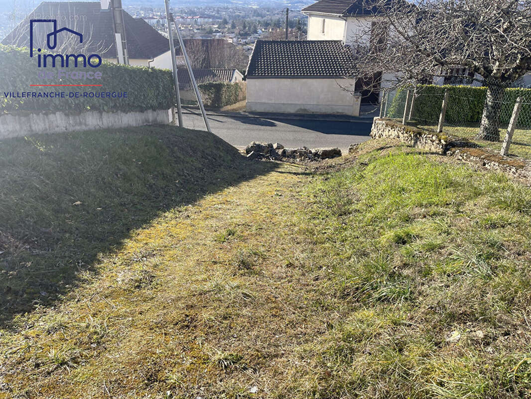 Terrain à VILLEFRANCHE-DE-ROUERGUE