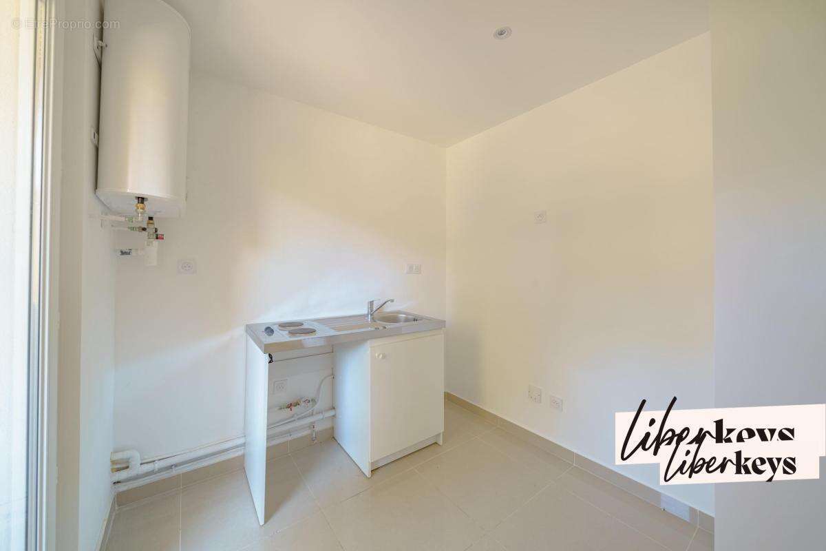 Appartement à ROQUEFORT-LA-BEDOULE