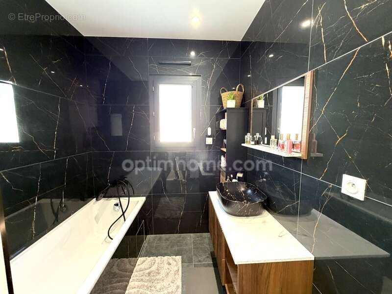 Maison contemporaine de plain-pied 128 m² habitables – DPE A – 3 chambres – Romorantin-Lanthenay (41200) - photo 9