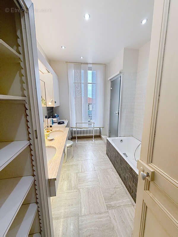 Maison à SAINT-BONNET-LE-CHATEAU