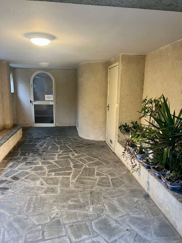 Appartement à PARAY-VIEILLE-POSTE