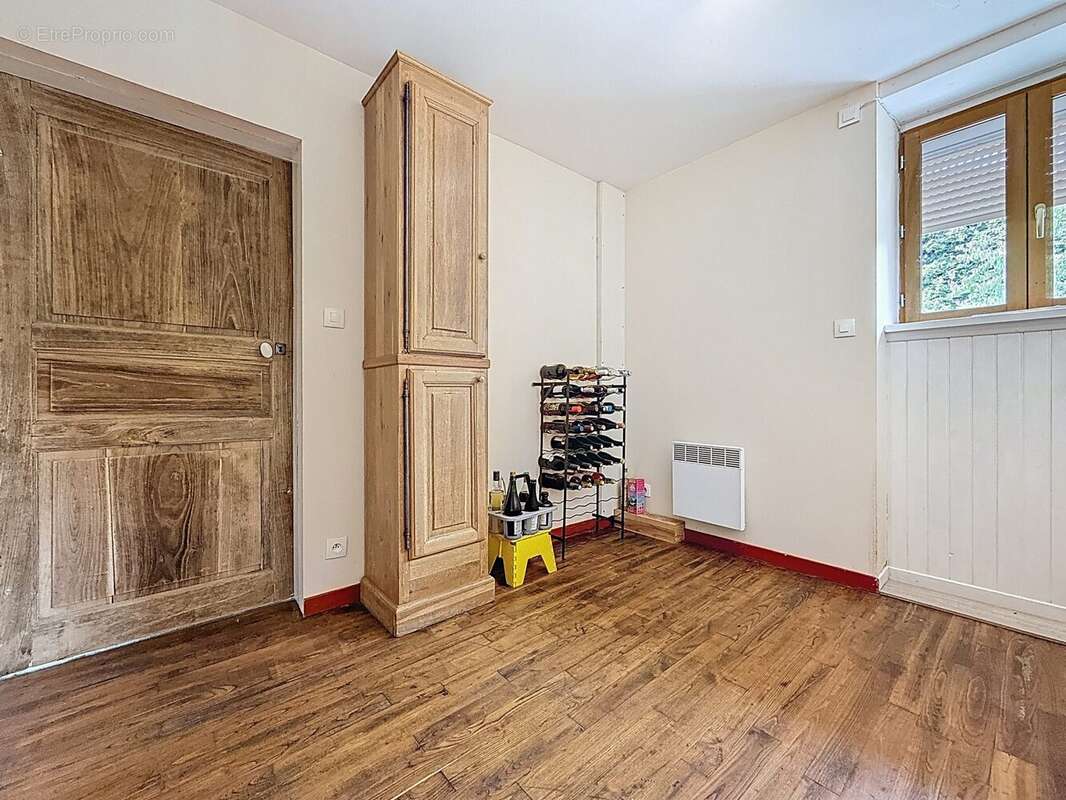 Maison à SAINT-PIERRE-DE-FRUGIE