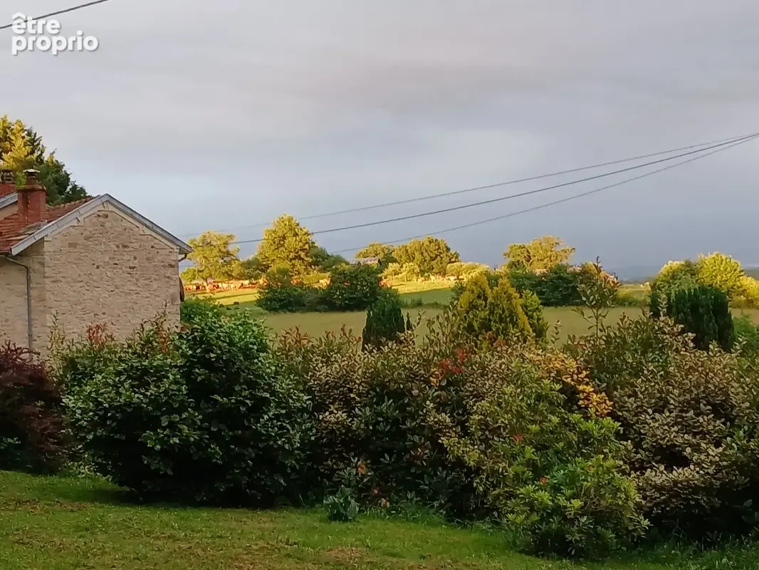 A 20 mn de limoges, cette bâtisse de 140m2 offre charme & confort sur 2500m2 - photo 17