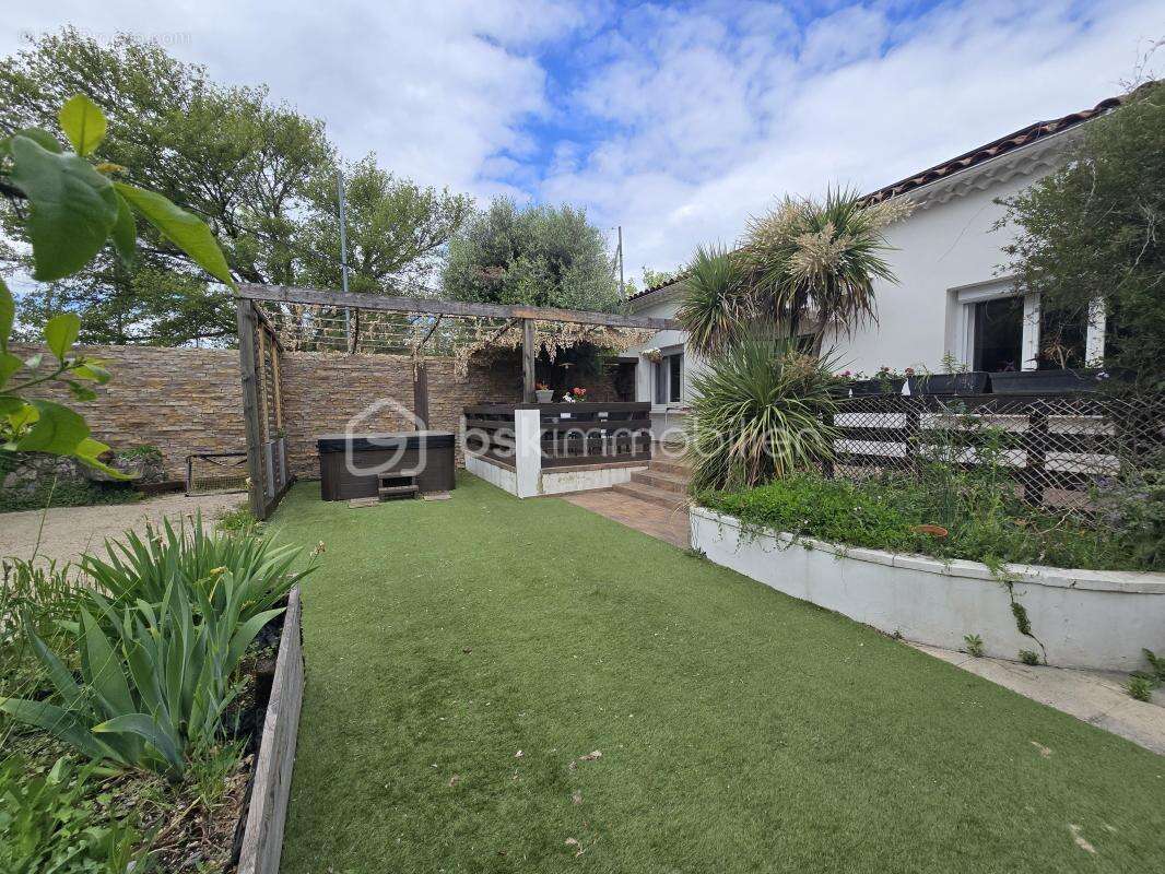 À VENDRE – Maison contemporaine de plain-pied avec panneaux photovoltaïques – Montélimar - photo 8