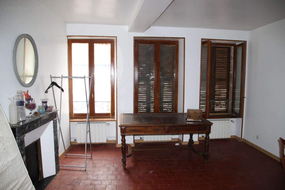 Maison à CHATEAUNEUF-VAL-DE-BARGIS