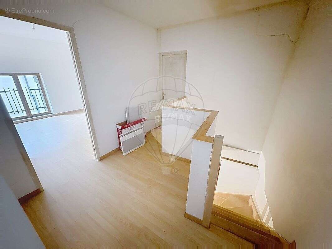 Maison à VILLENEUVE-L'ARCHEVEQUE