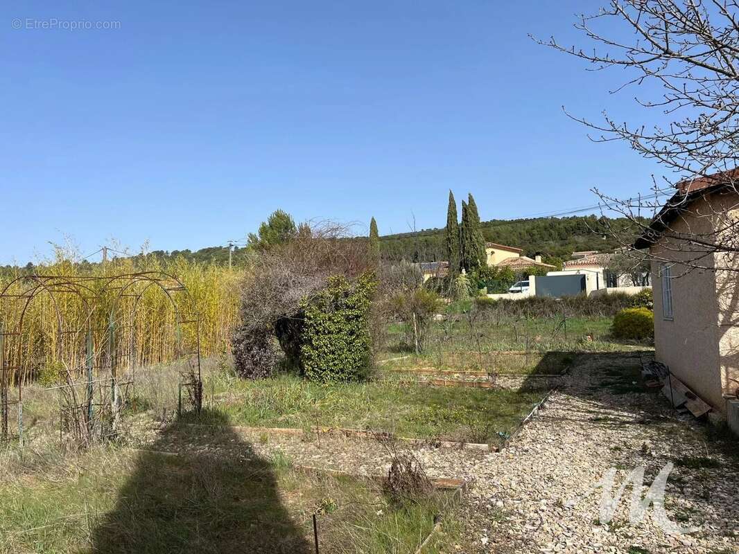 Maison à TAVERNES