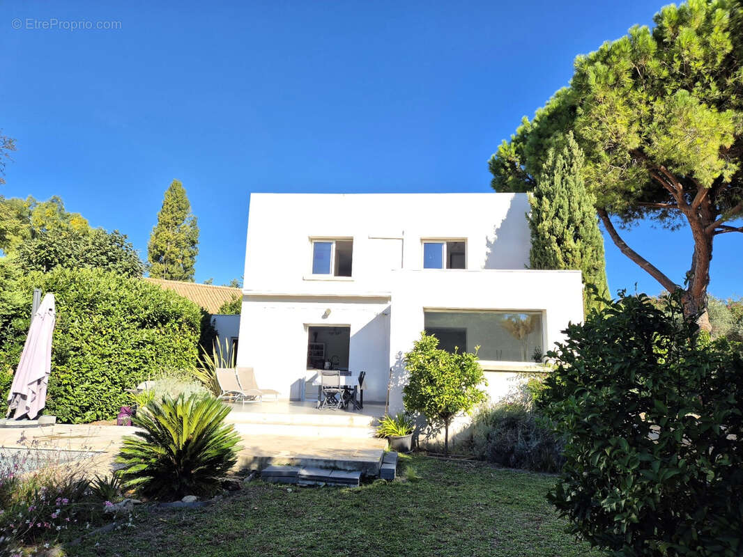 Maison à LEZIGNAN-LA-CEBE