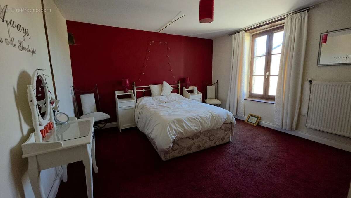 Maison à MAGNAC-LAVAL
