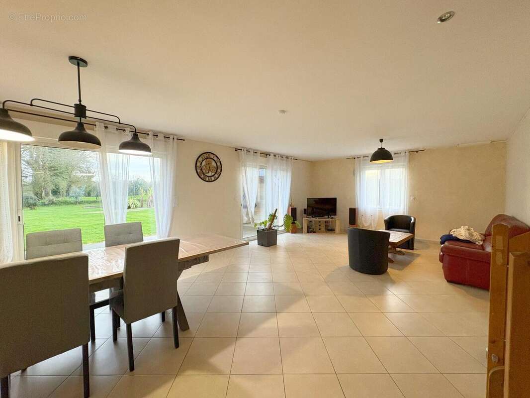 Maison 165 m² à Chanteloup  - photo 3