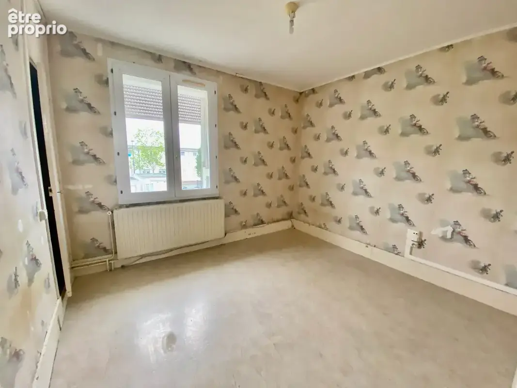 Maison a renover - 3 chambres - beau potentiel - photo 7