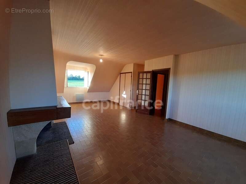 Maison à vendre 6 pièces QUEMENEVEN (29180) 157.79 m2- 4 chambres - 1 sous-sol total- 1 véranda - parcelle de 1080m2 - photo 4