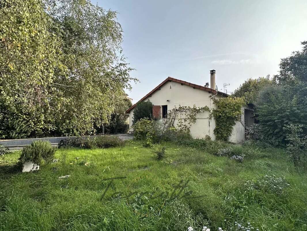 Maison à MONTELIMAR