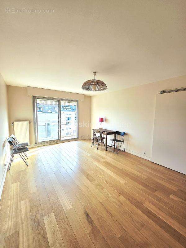 Appartement à SURESNES