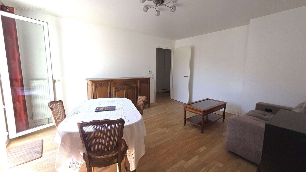 Appartement à HOUILLES