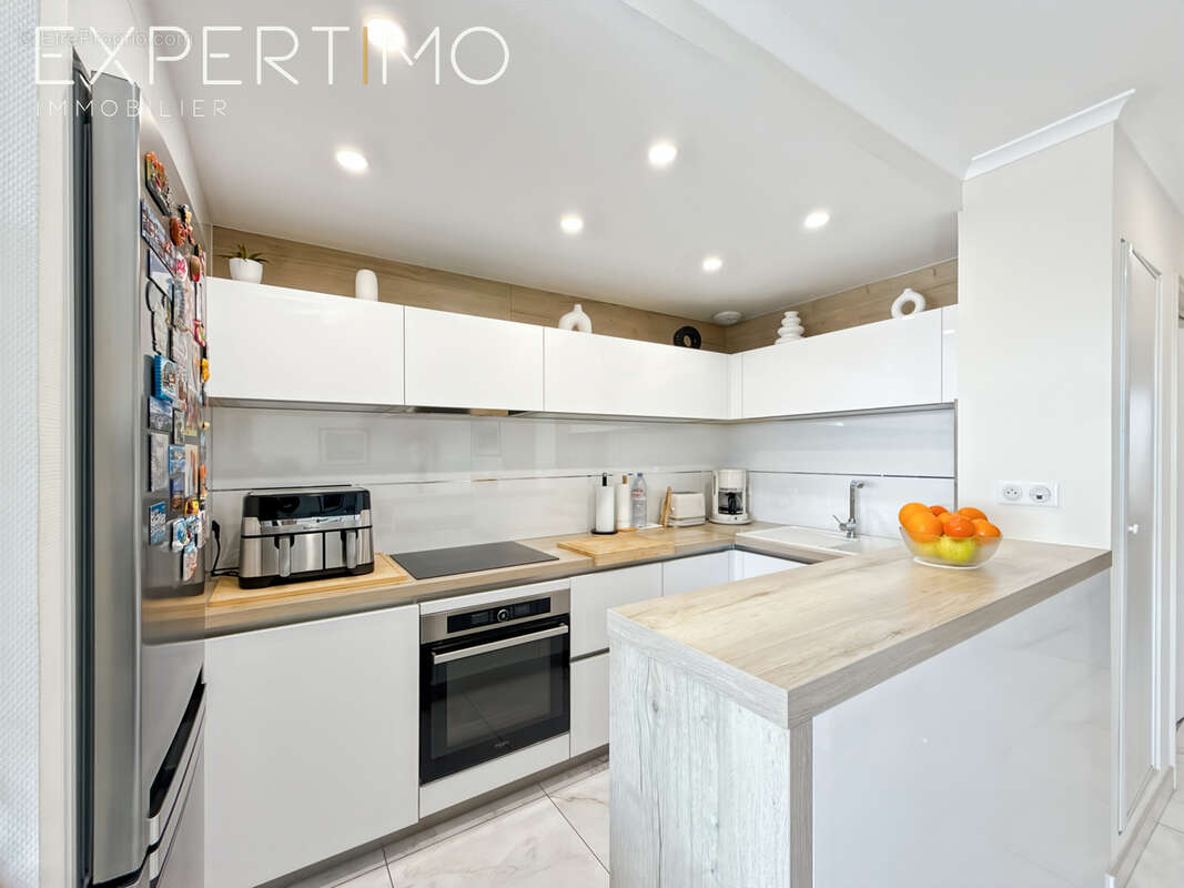 Superbe appartement de type 3 avec loggia de 14,4 M2 secteur Récanettes - photo 3