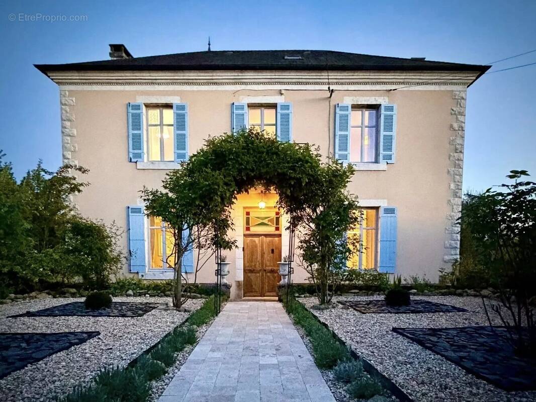 Maison à CORGNAC-SUR-L'ISLE