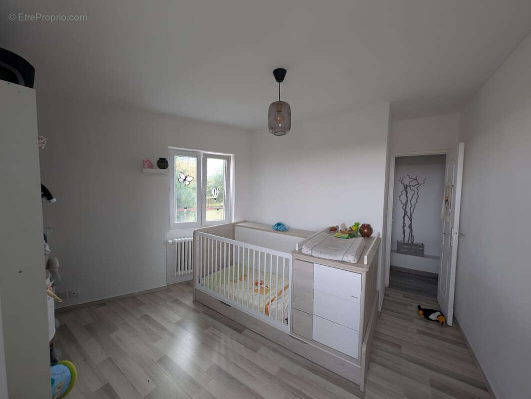 Maison à D'HUISON-LONGUEVILLE