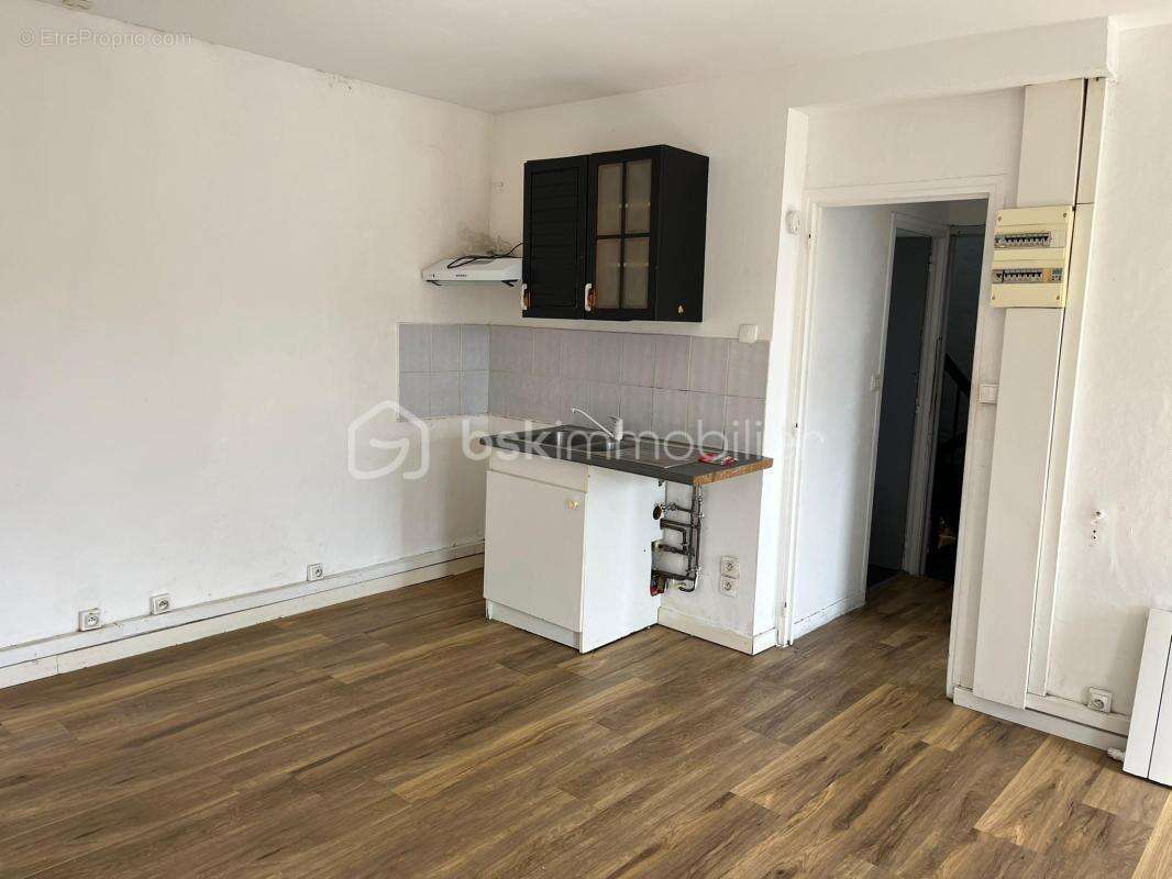 Immeuble à usage commercial et d'habitations - photo 7