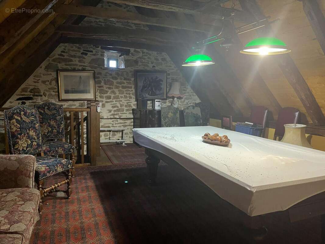 Gîte R+1 - Chambre n°1 - Maison à LIVERNON