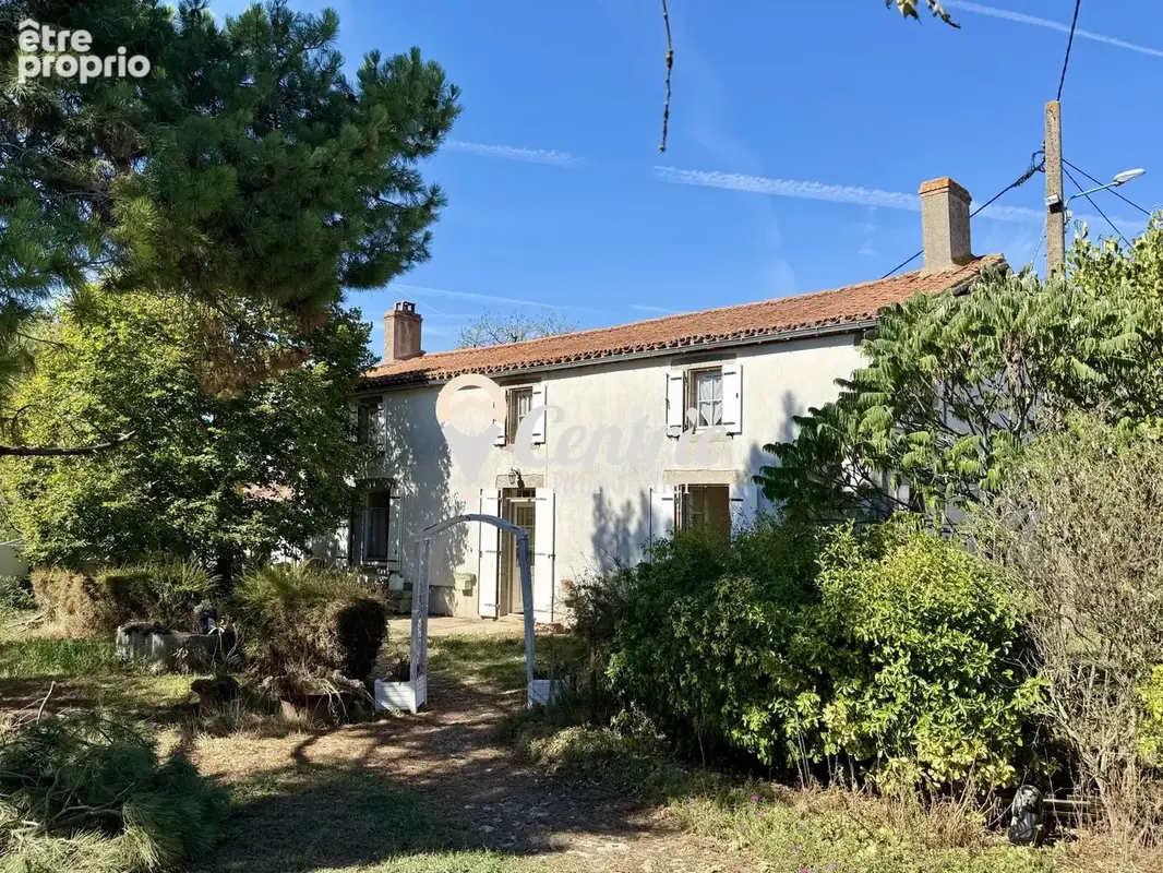 Maison 6 pièces 148 m² à vendre à Bressuire (79300) - photo 1