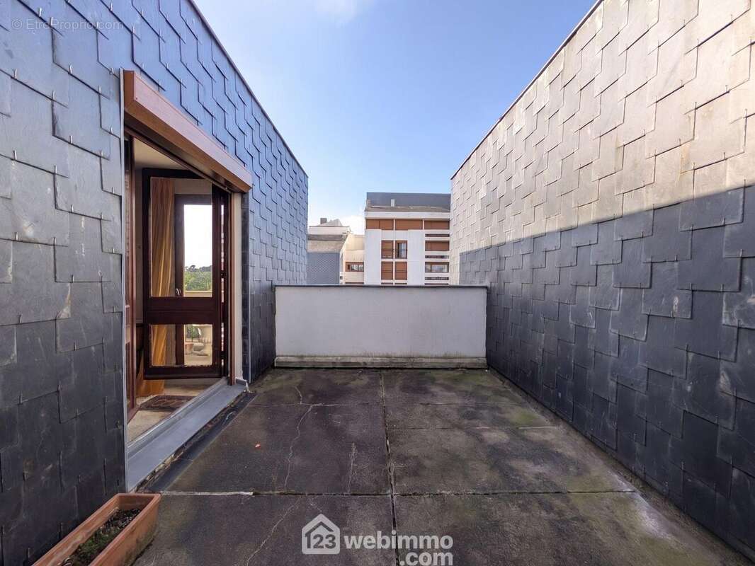 Une terrasse et de nombreux balcons (4) avec vue... - Appartement à ANGERS