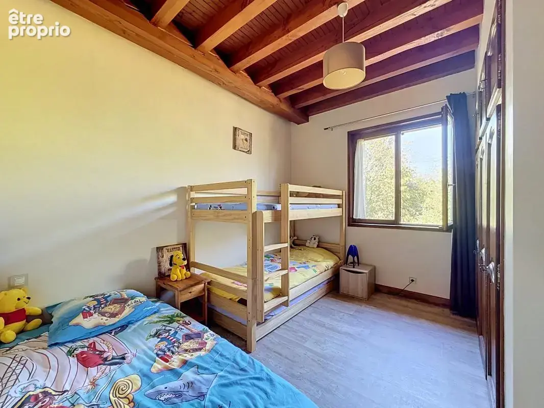 Maison - 6 Chambres - Cave - Garage double - Jardin - Au calme absolu - photo 17