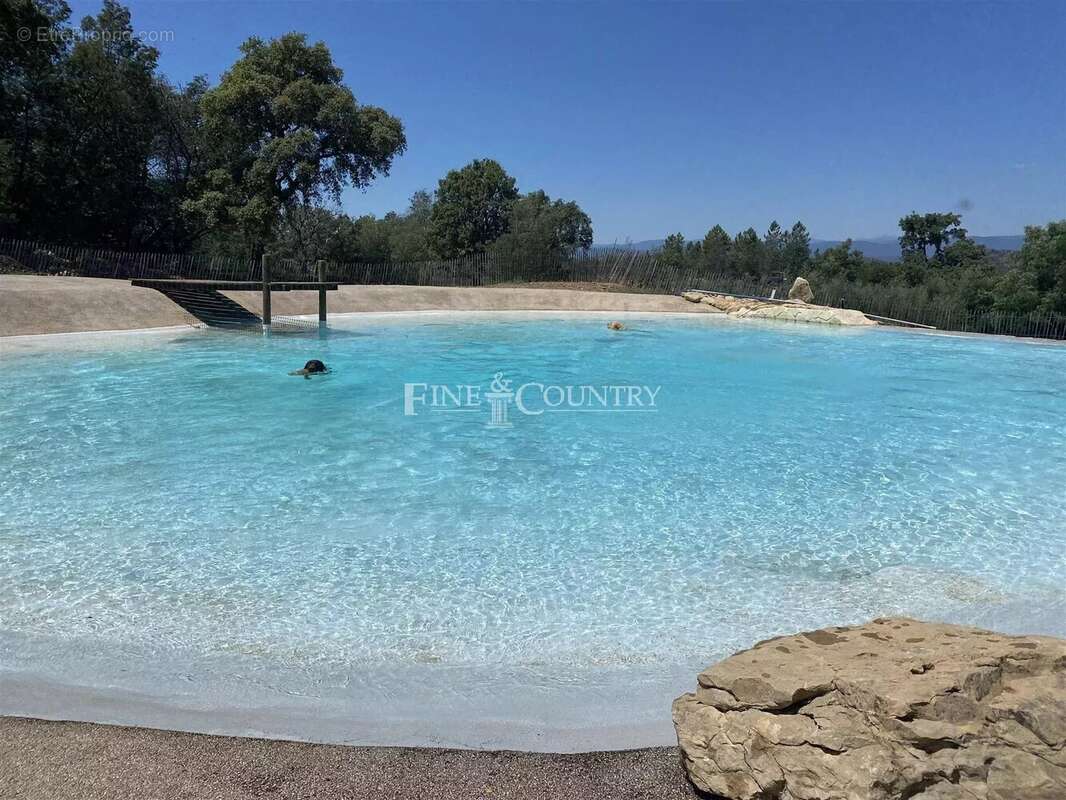 Maison à ROQUEBRUNE-SUR-ARGENS