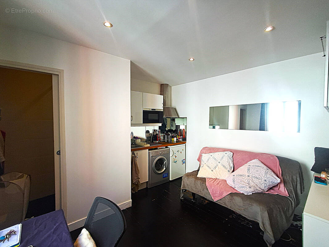 Appartement à PARIS-14E