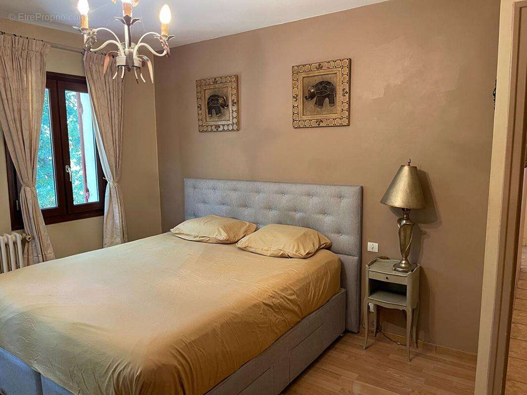 Maison sur deux niveaux avec jardin clôturé, à proximité de Villeréal - photo 8