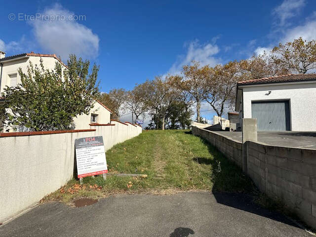 Terrain à VILLEFRANCHE-DE-LAURAGAIS